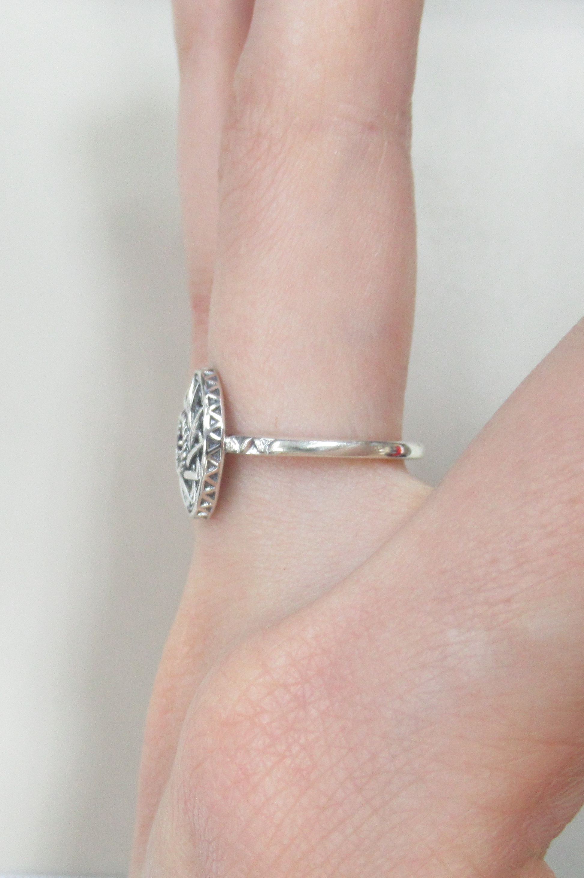 Серебряное кольцо с сапфиром "Эрцгамма"